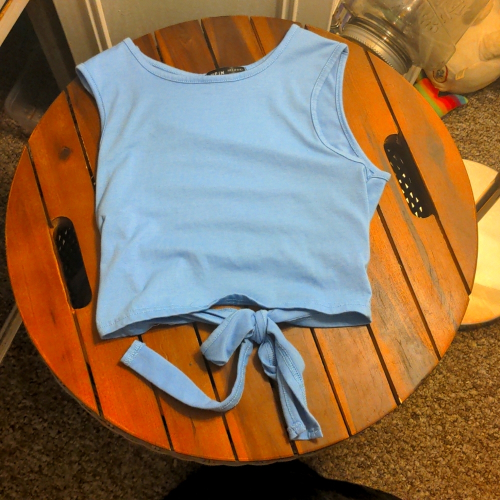 Belly shirt / crop top